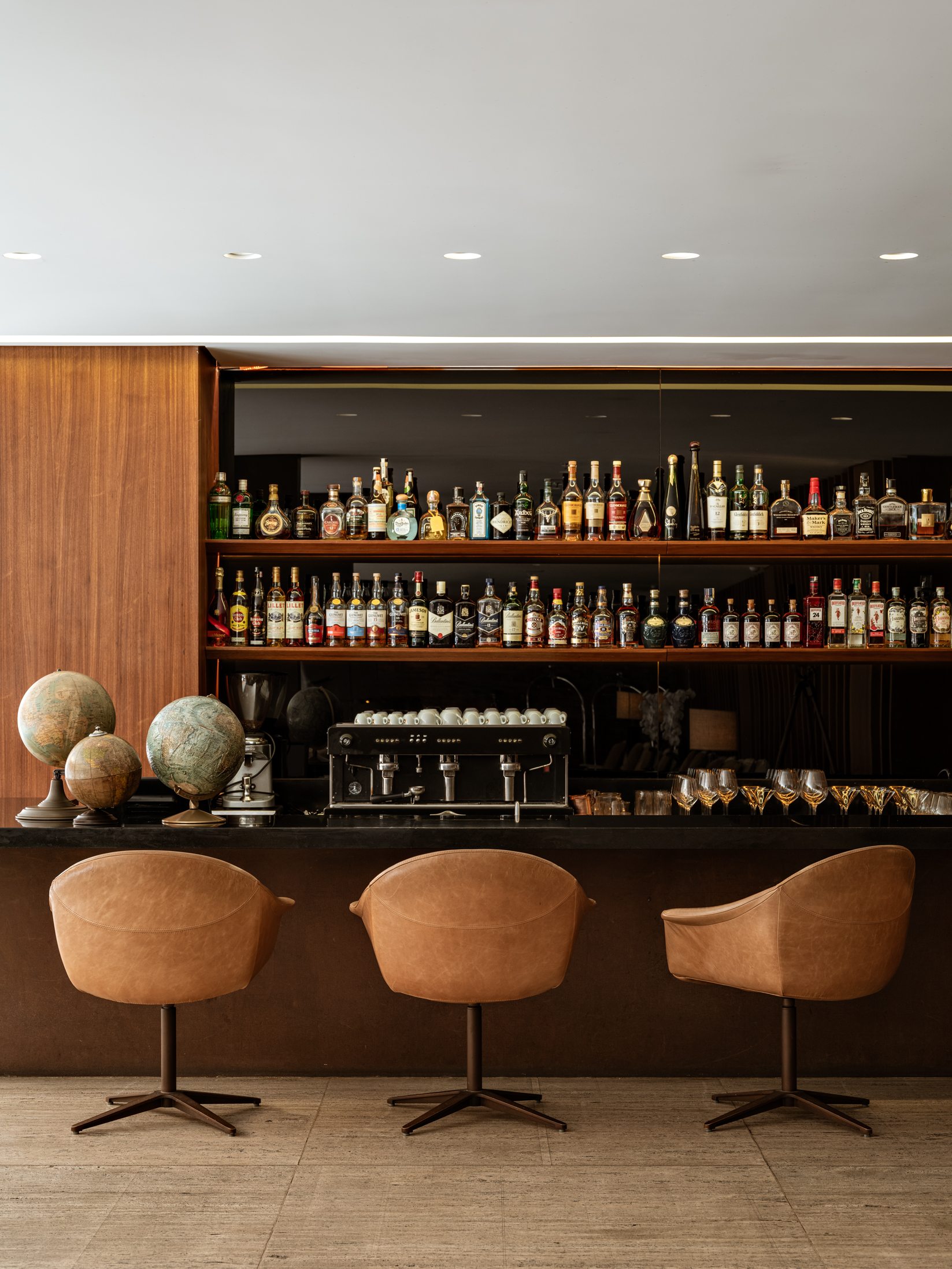 Lobby bar