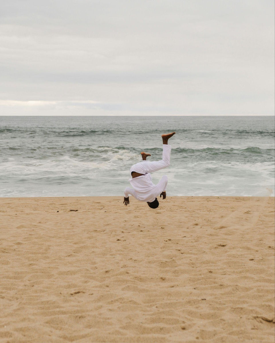 Aula de capoeira na praia, Bahia
